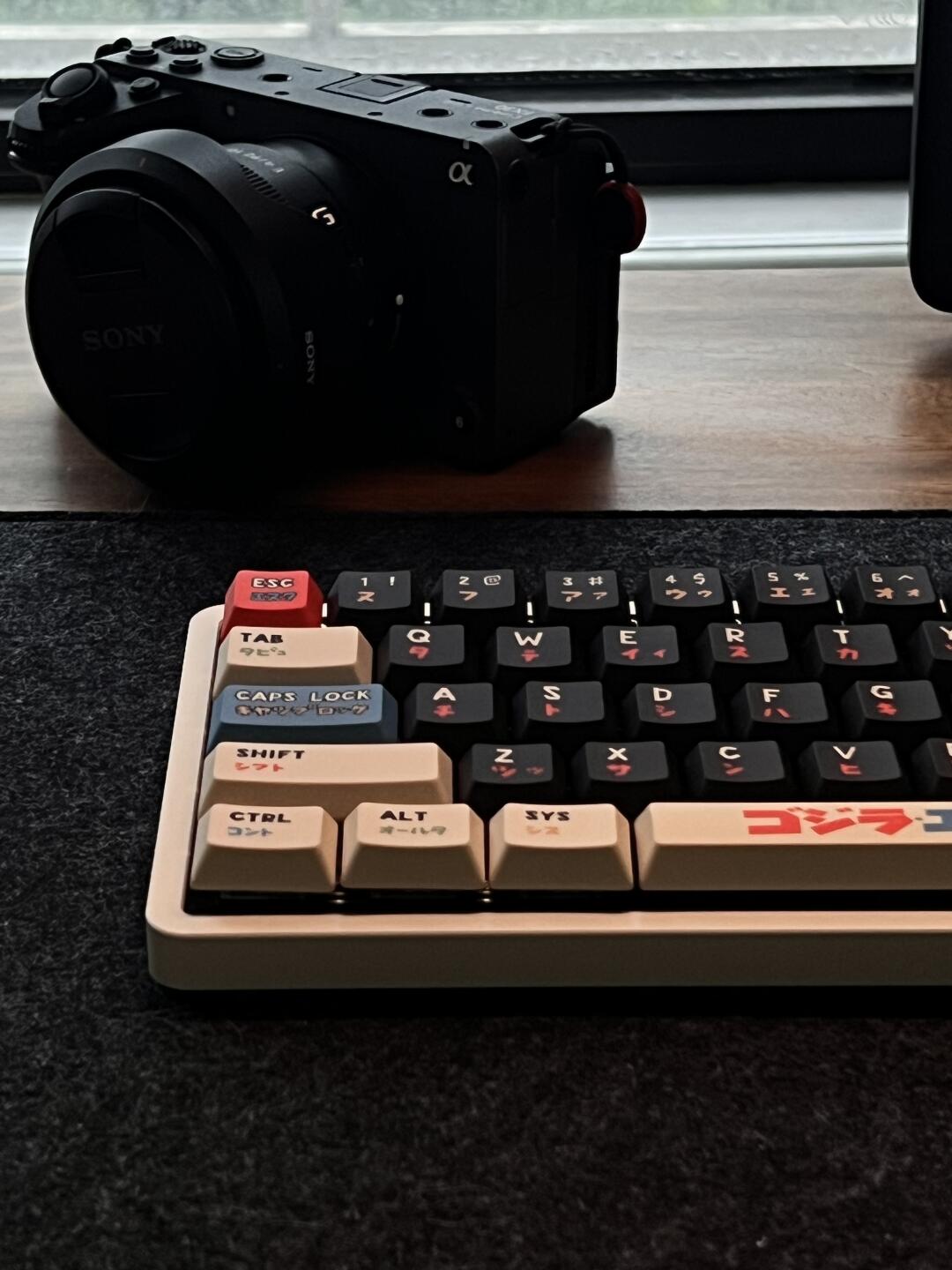 The iQunix MG65 Review: A Stunning Yet Quirky Wireless Mechanical Keyboard