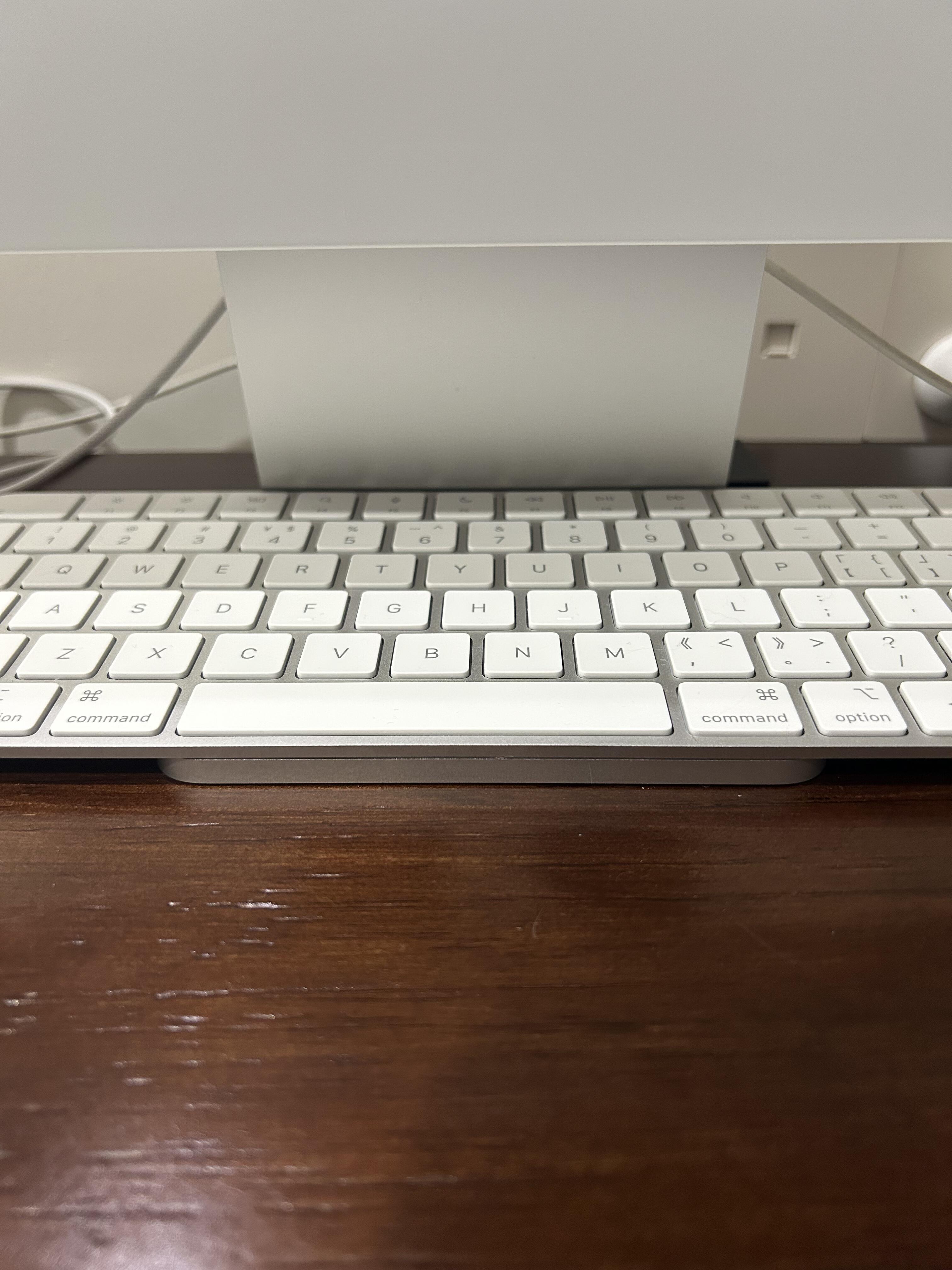 Discovering Apple’s Ultimate Design Aesthetics: A Surprising Keyboard Experience