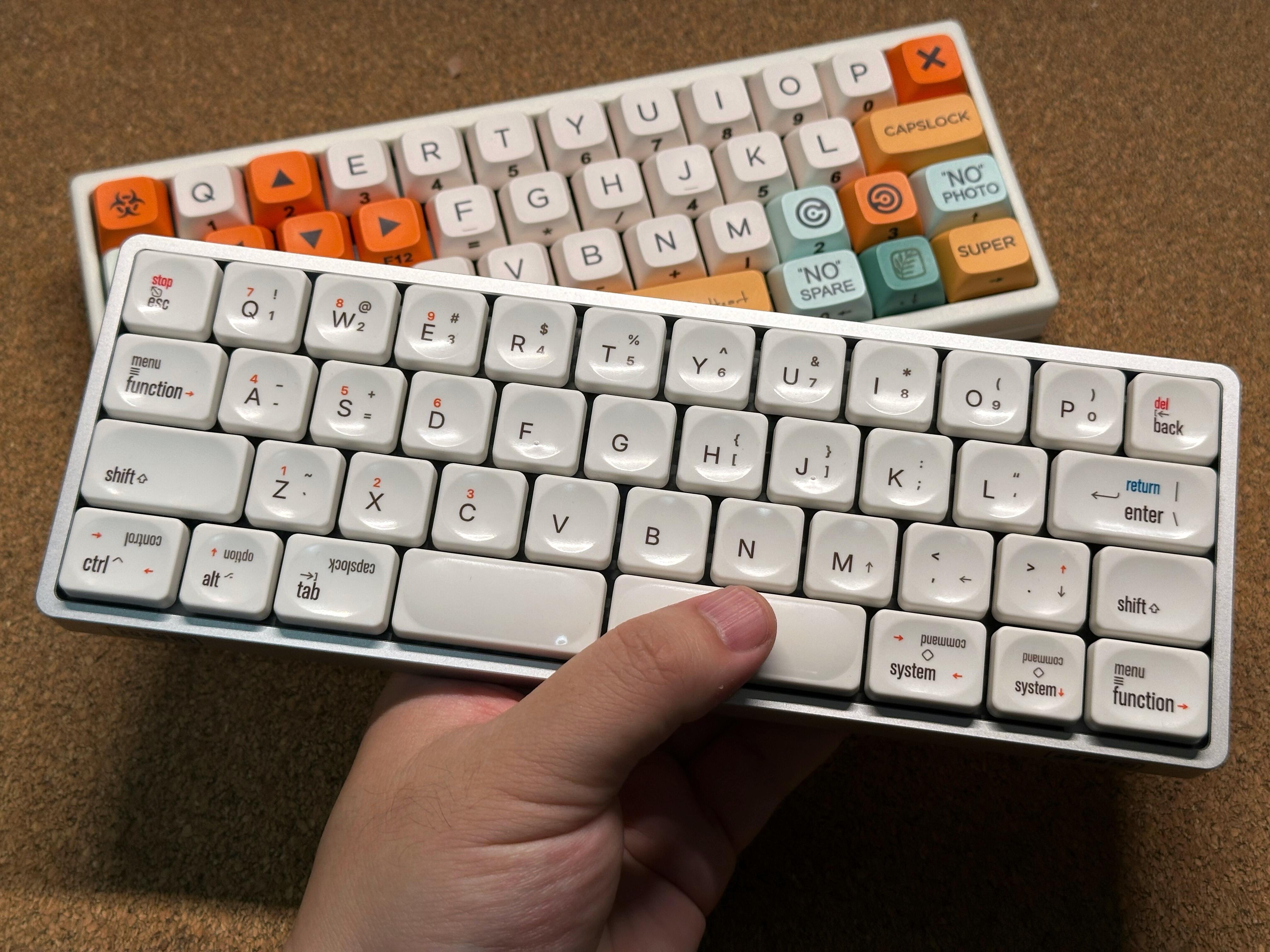 @40||| 40-Key Low-Profile Keyboard Review: Tri-Mode, Vial Support, and Kaihua Lonely Island Pink Switches