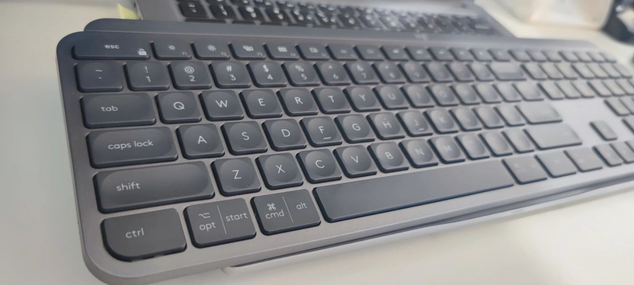 A programmer's honest thoughts on the Logitech MX Keys
