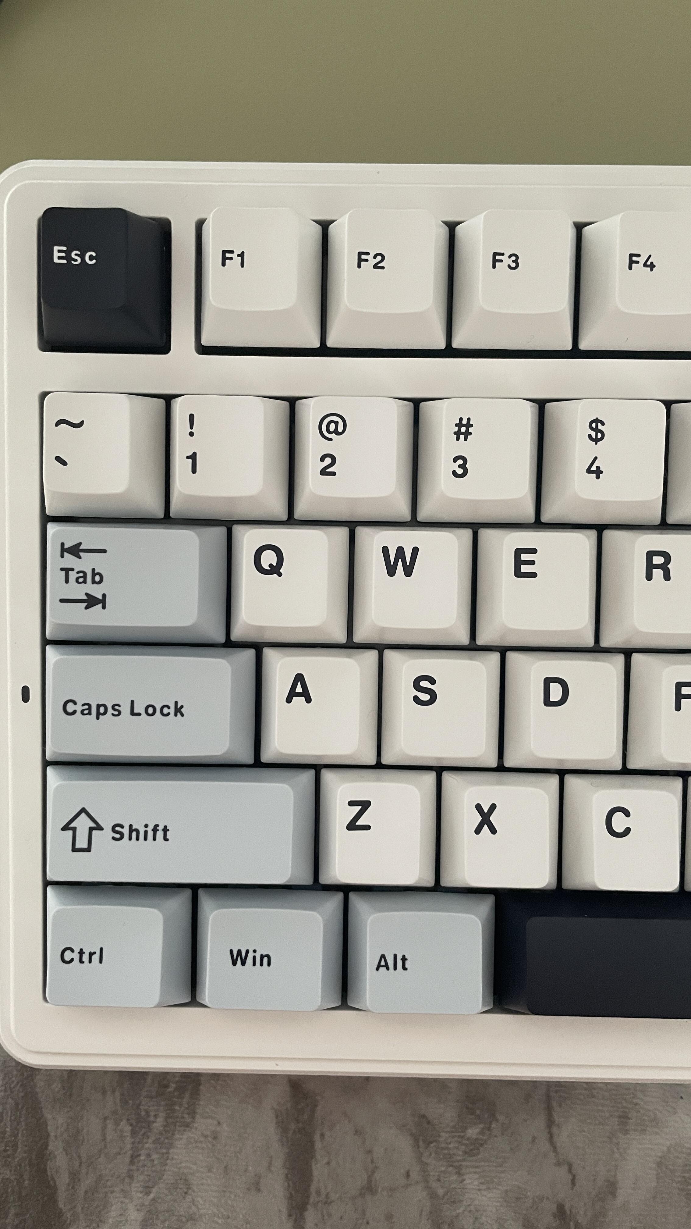 Ajazz F99 Keyboard Review: Excellent Performance but Not Mac-Friendly