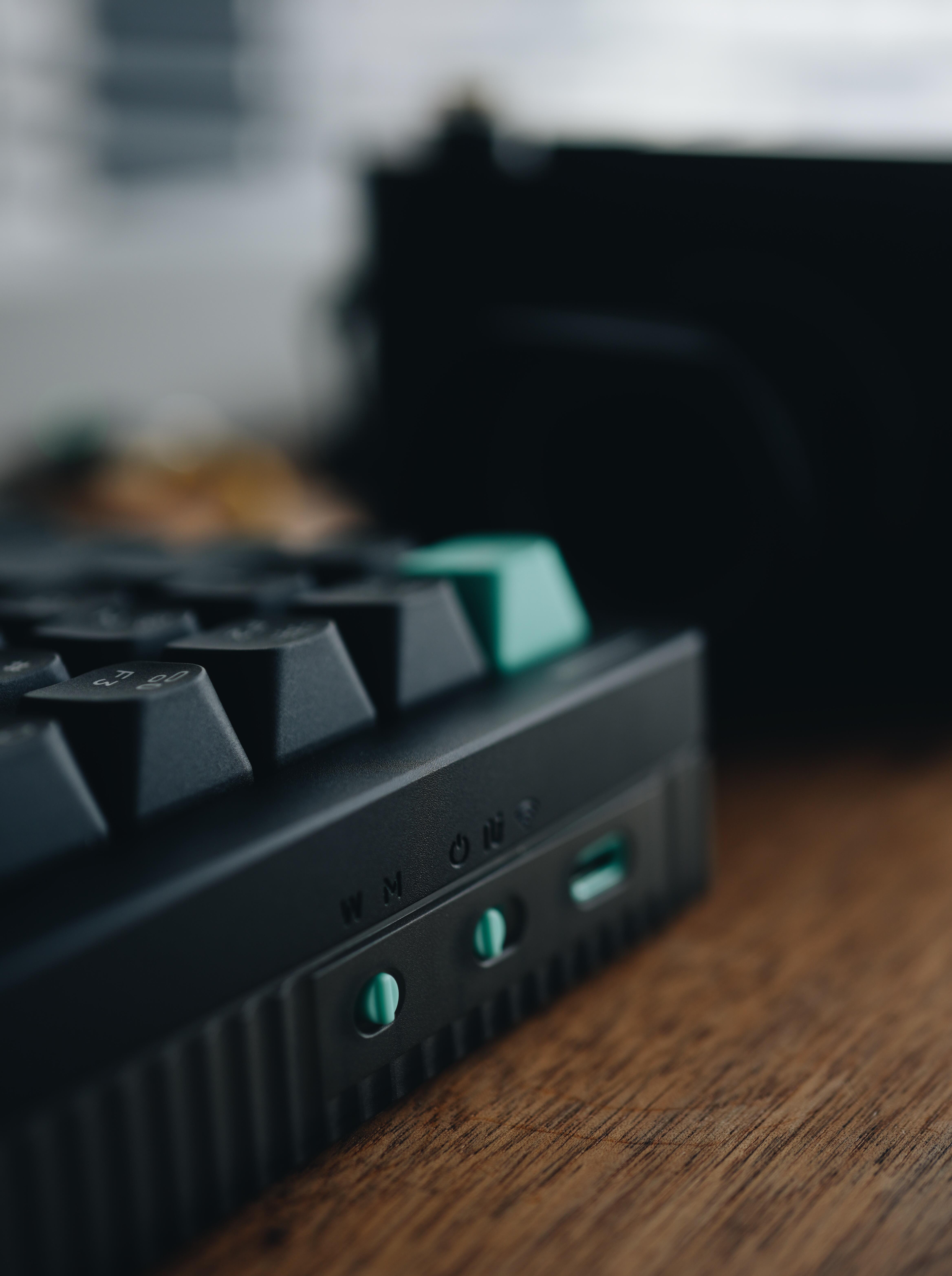 Nuphy 75 V2 Keyboard Review: Transform Your iPad Pro with Typewriter Feel