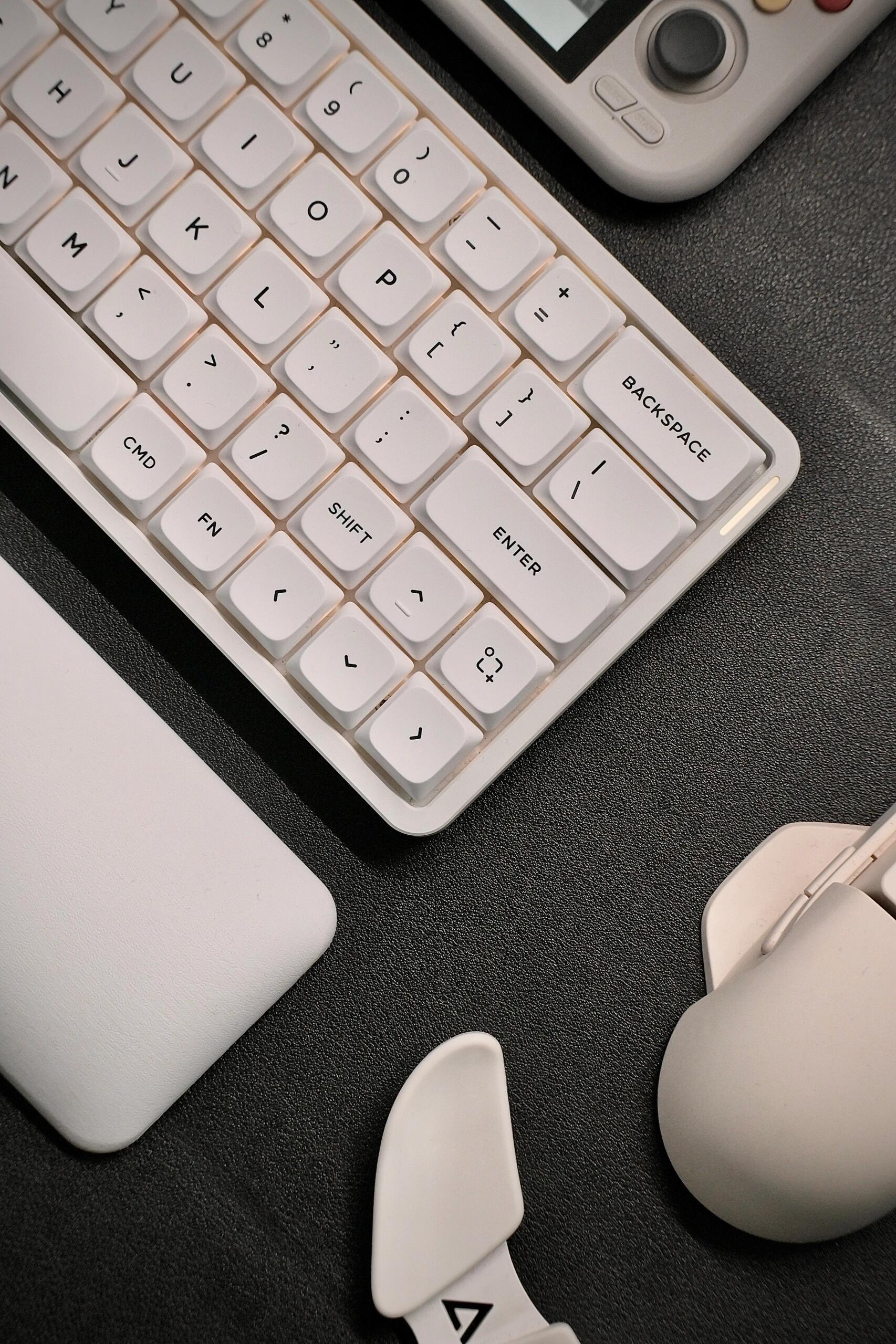 How to Achieve a Fresh Minimalist Look with Keycap Swaps