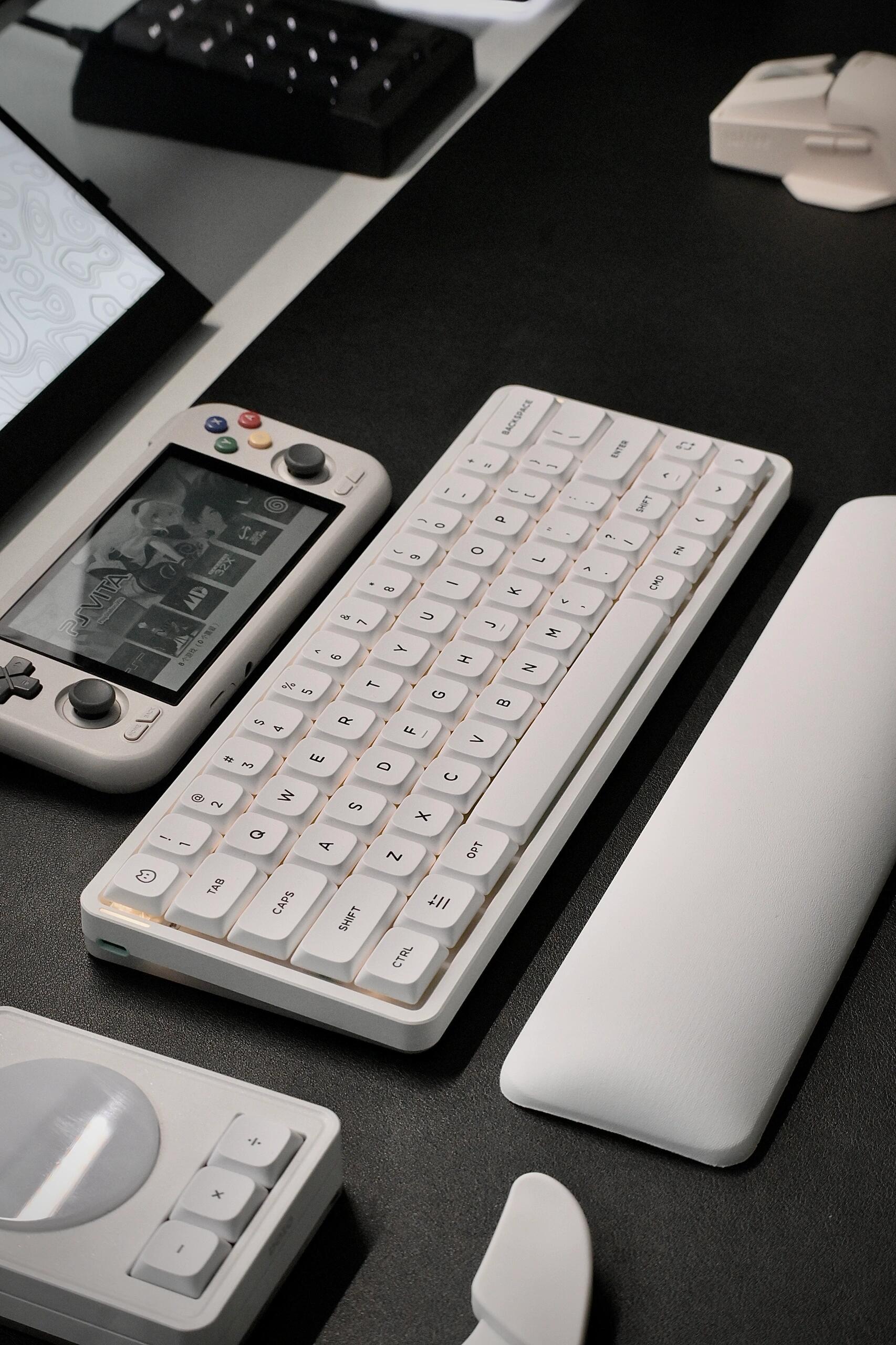 How to Achieve a Fresh Minimalist Look with Keycap Swaps