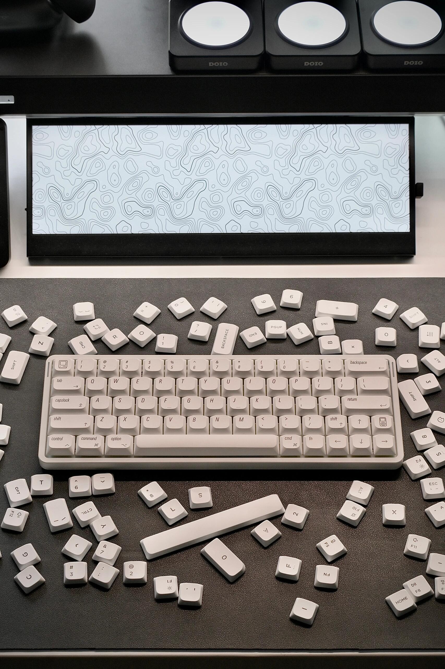 How to Achieve a Fresh Minimalist Look with Keycap Swaps