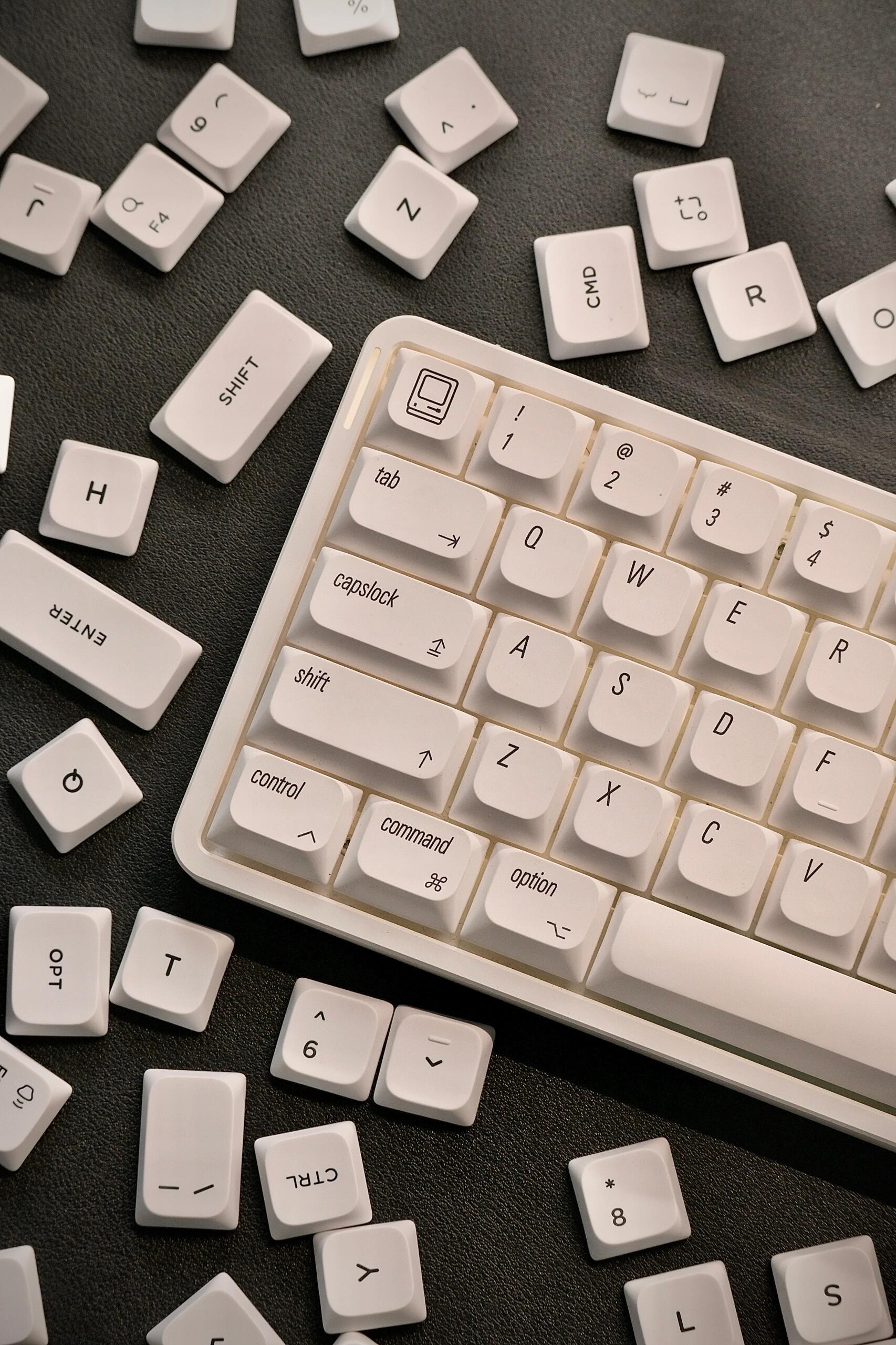 How to Achieve a Fresh Minimalist Look with Keycap Swaps