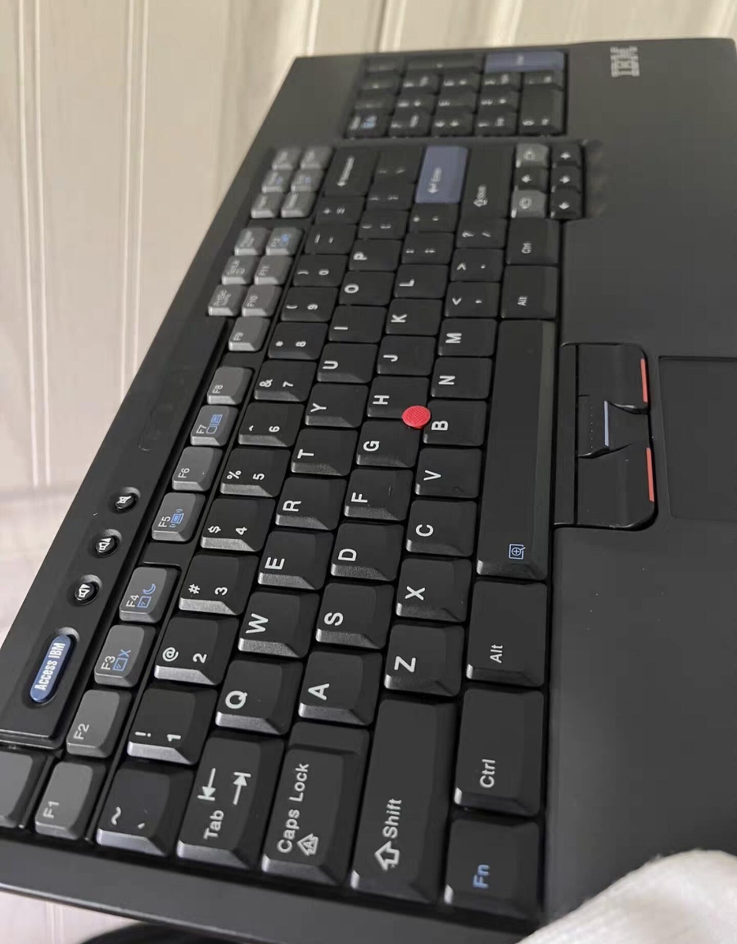 IBM SK 8835 Keyboard: Nostalgic Little Red Dot Design and Cherry Stream Collaboration Hopes