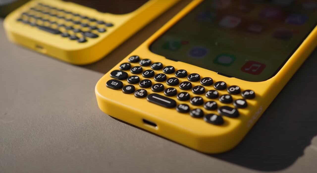 Clicks Creator Keyboard: Enhance Your iPhone with a Physical Keyboard by Clicks Technology