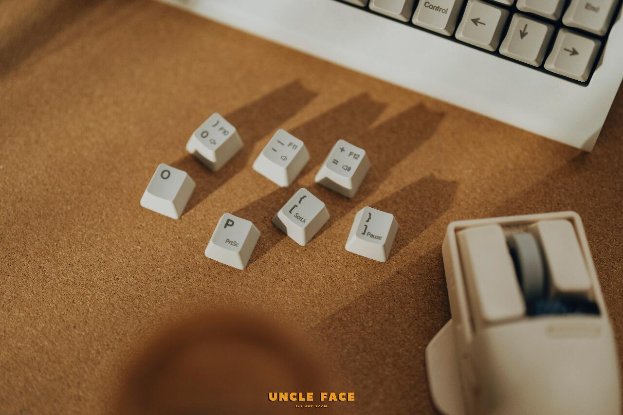 Kataa Model VI Retro Keyboard Unboxing: Affordable 199 Keycap Display & Desk Toy