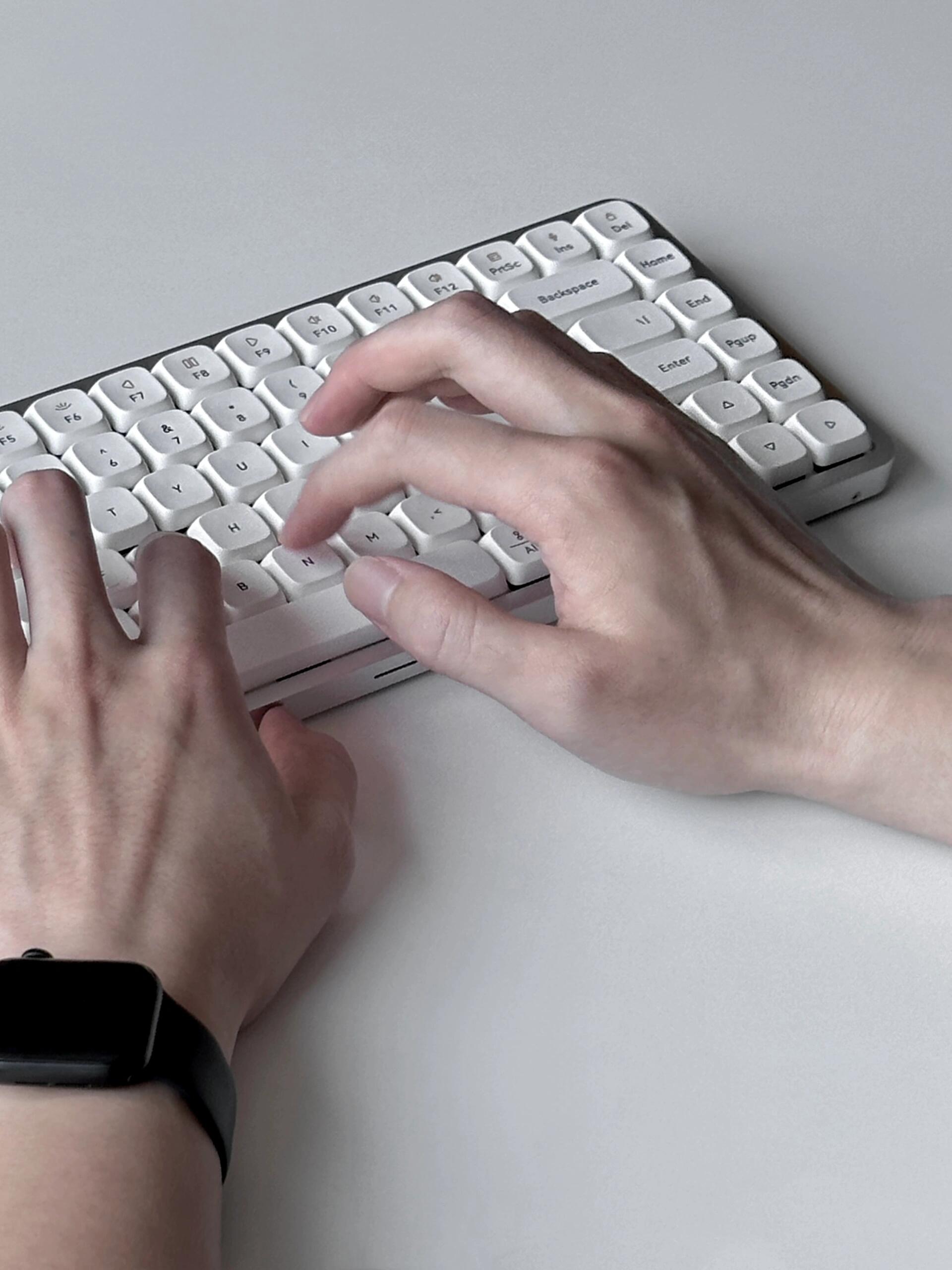 Lofree Low-Profile Keyboard Review: The Perfect iPad Companion