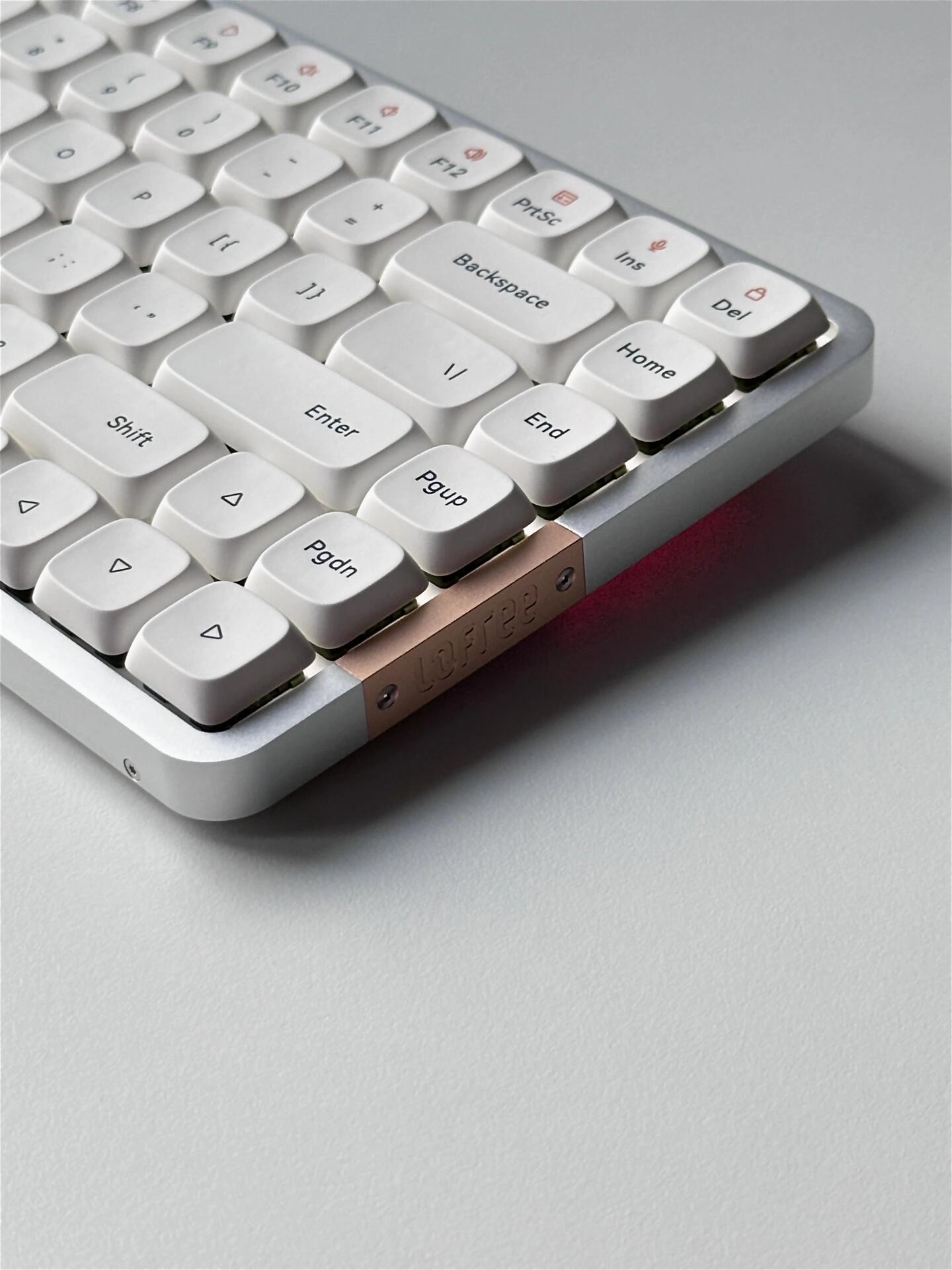 Lofree Low-Profile Keyboard Review: The Perfect iPad Companion