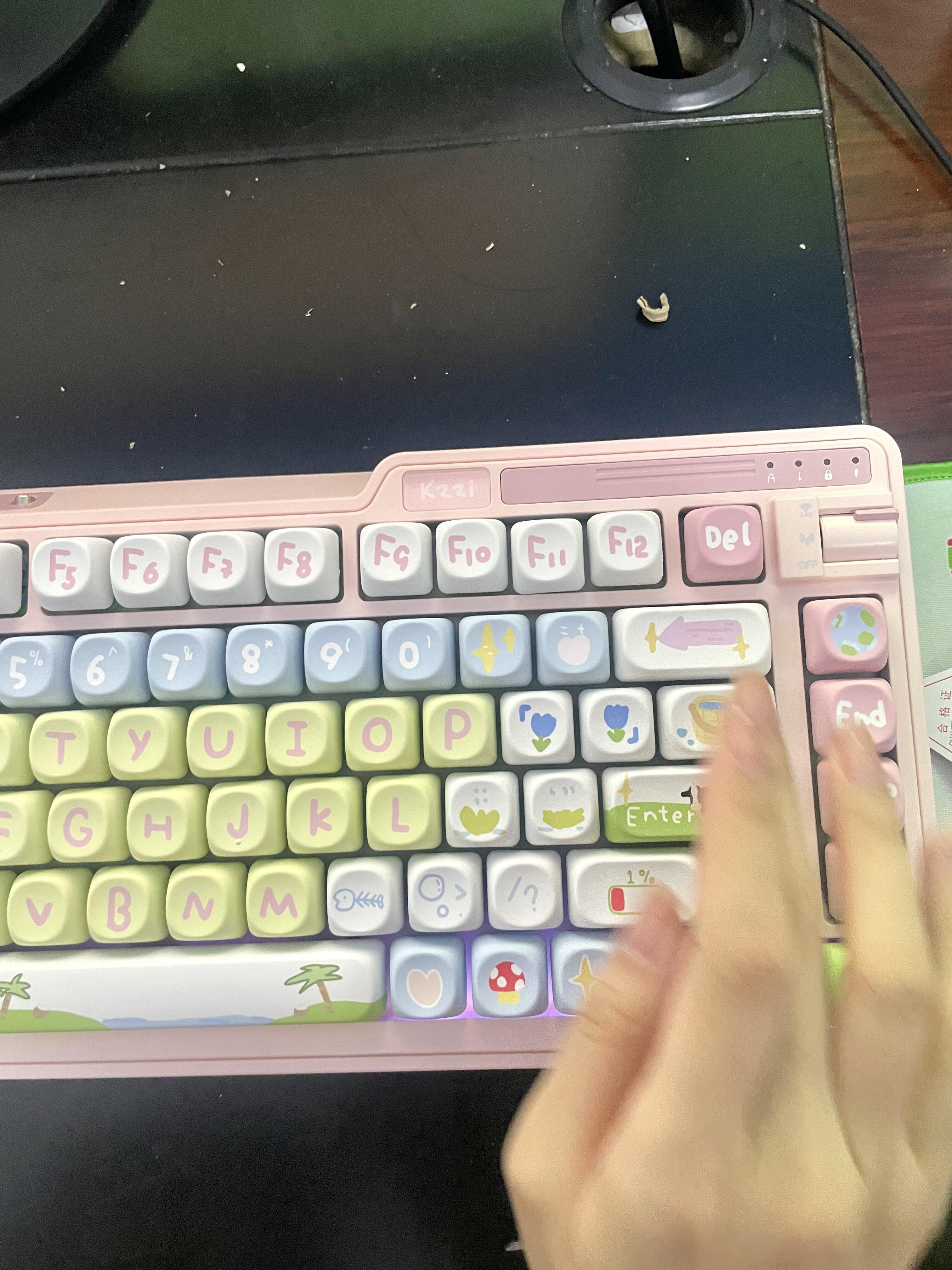 Gifted a Pink Mechanical Keyboard to My Non-Enthusiast Friend