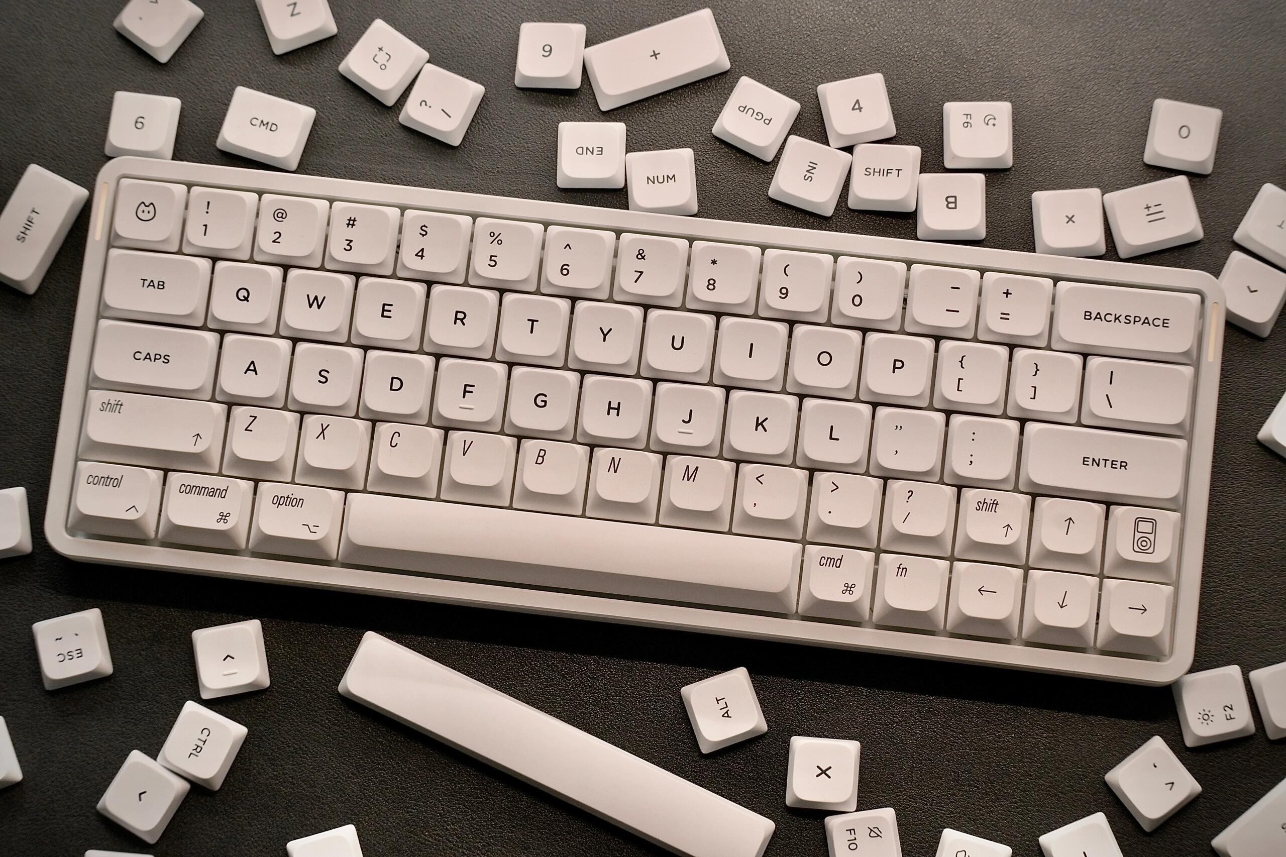 How to Achieve a Fresh Minimalist Look with Keycap Swaps