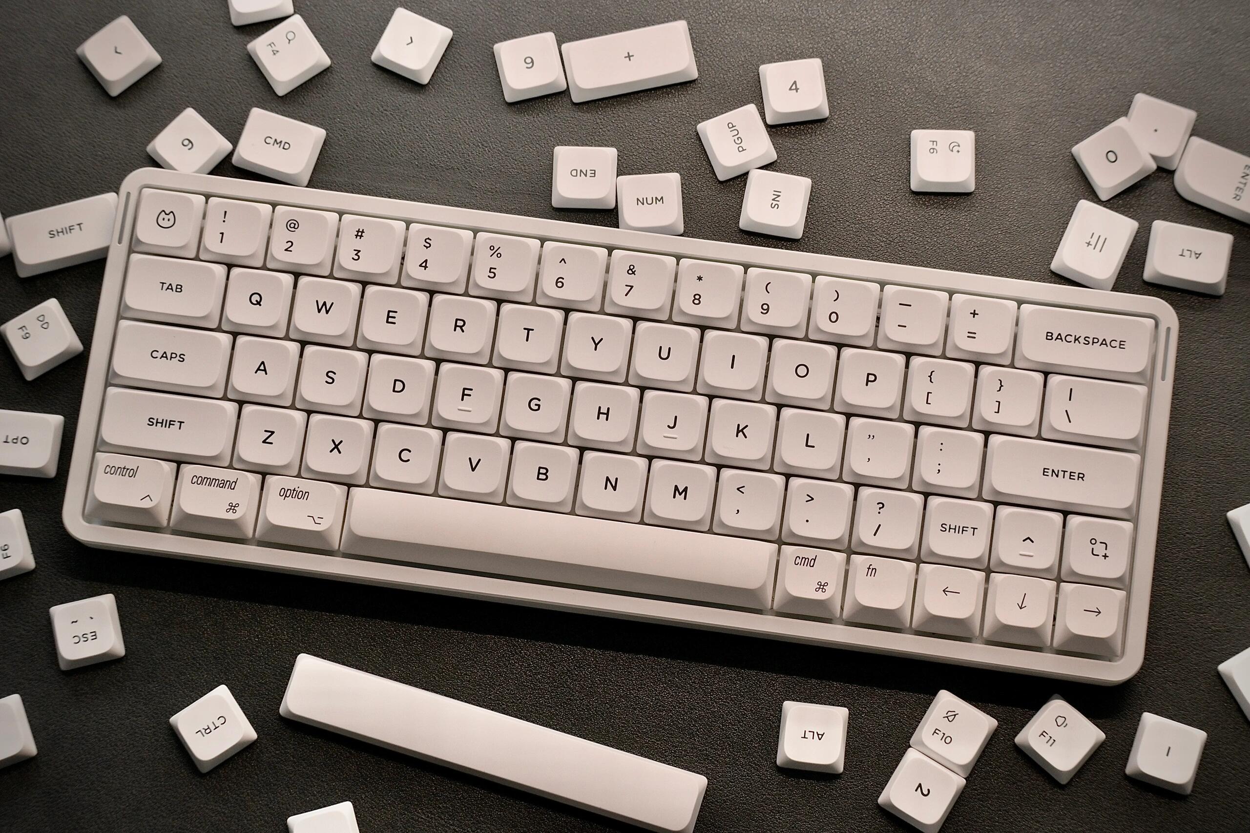 How to Achieve a Fresh Minimalist Look with Keycap Swaps