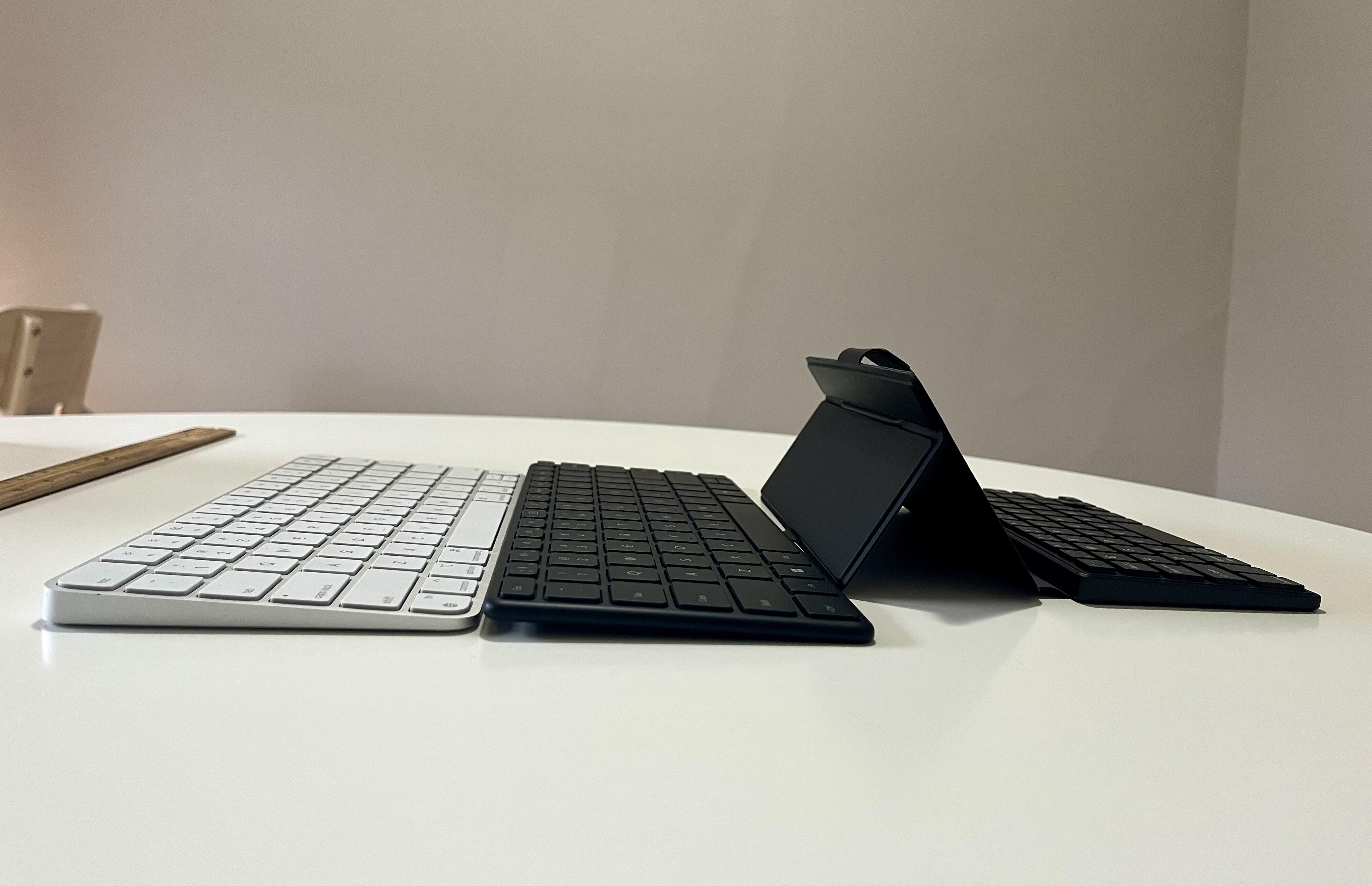 Mini Keyboard Review: Compact, Cute, and Perfect for Bedtime Typing
