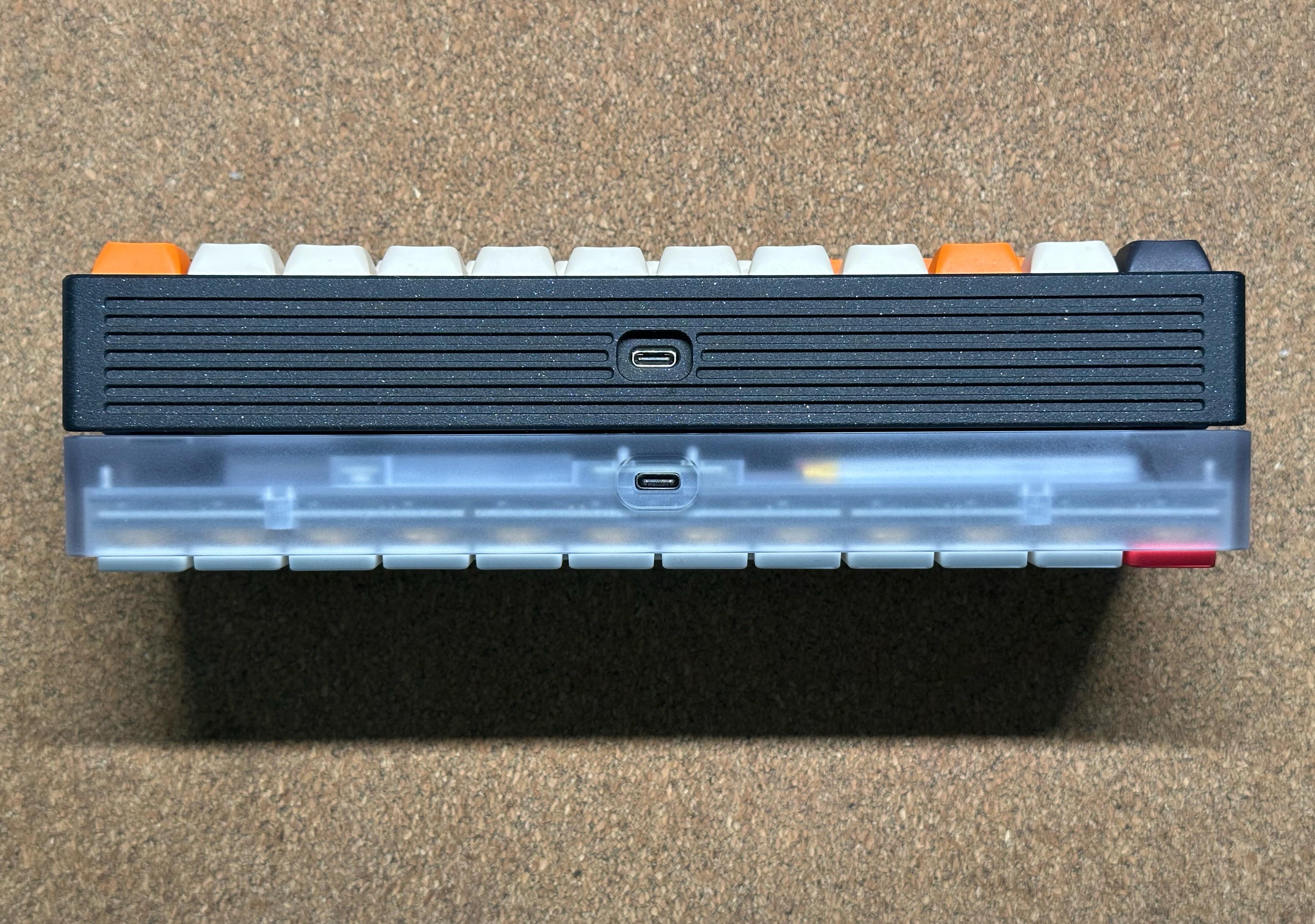 Lightweight 40% Mechanical Keyboard with PC Case – Portable and Ergonomic Design