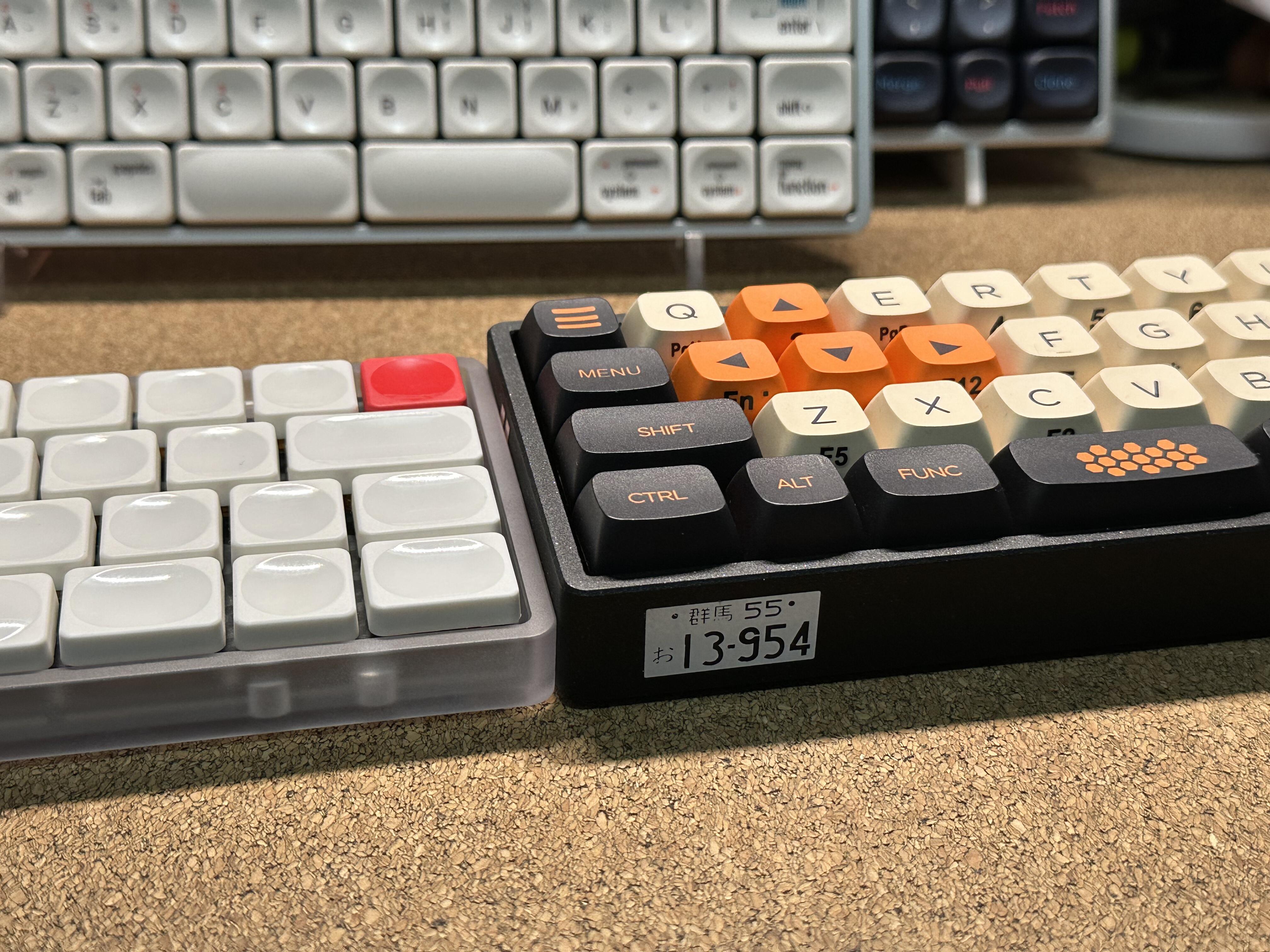 Lightweight 40% Mechanical Keyboard with PC Case – Portable and Ergonomic Design