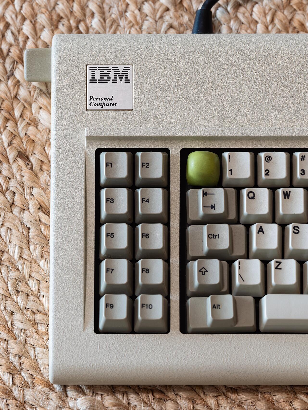44-Year-Old IBM Keyboard Works Seamlessly with Latest Mac