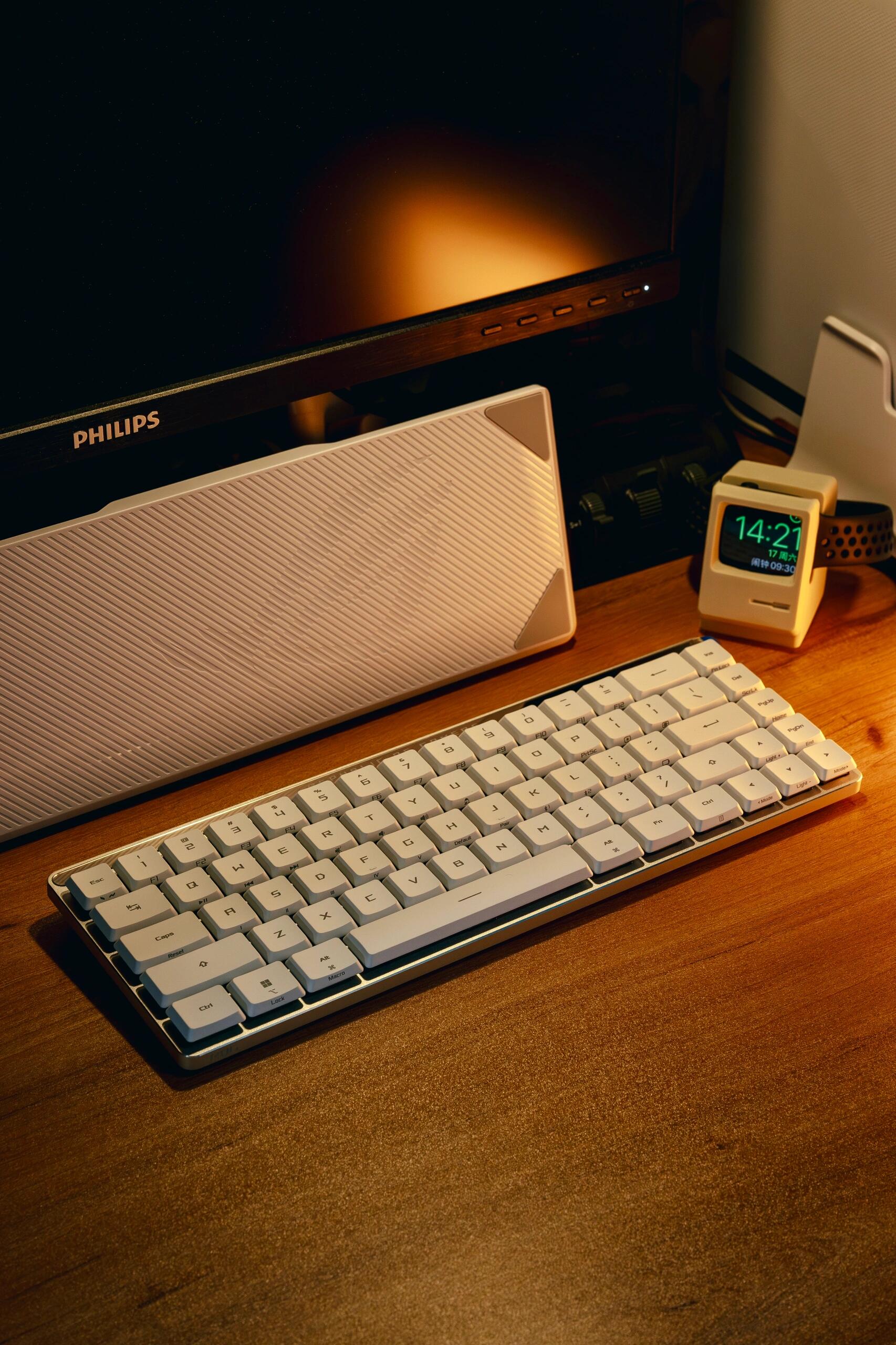 Magician RXLP Red Switch Low-Profile Keyboard Review: Smooth Typing Experience