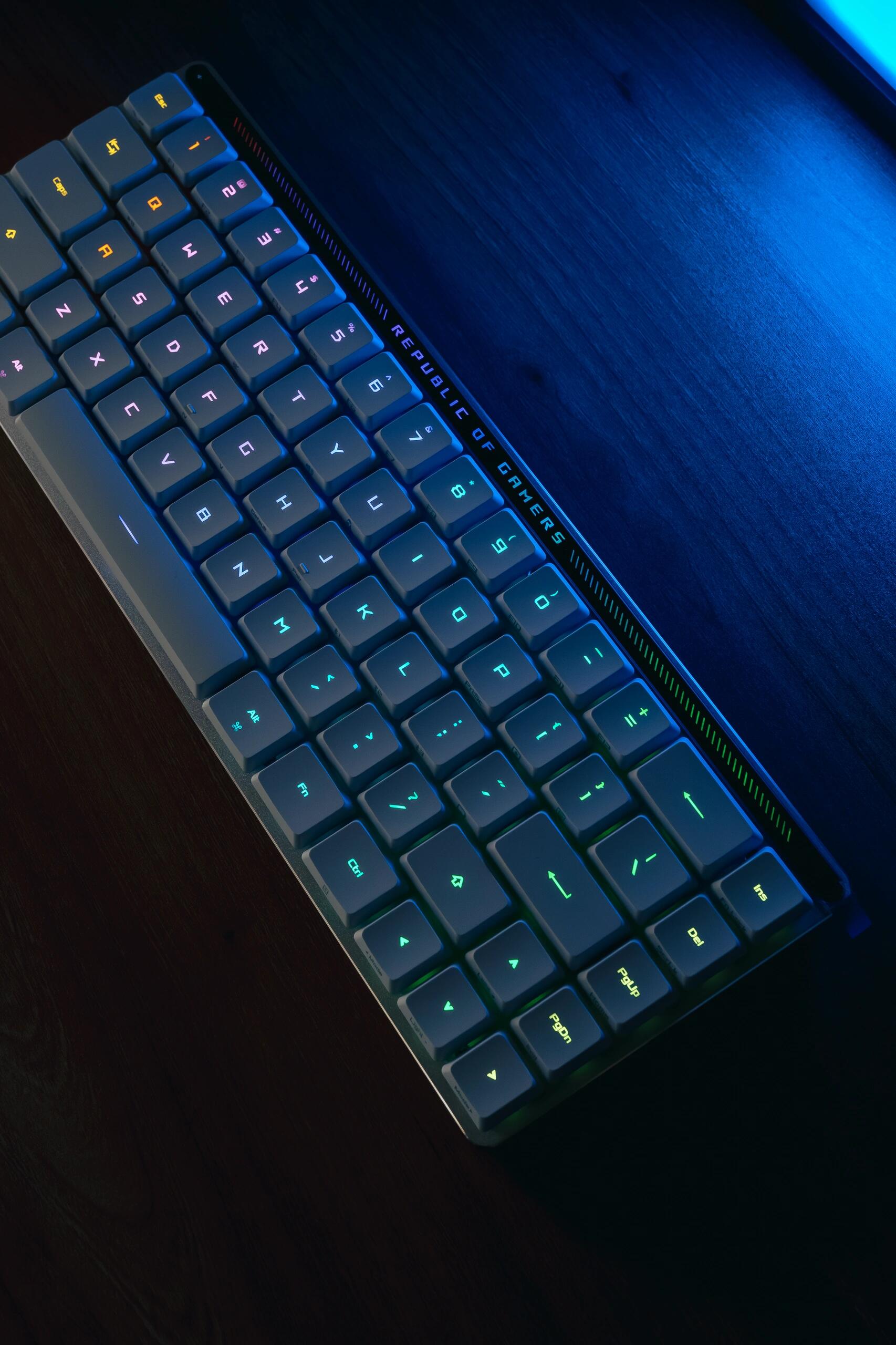 Magician RXLP Red Switch Low-Profile Keyboard Review: Smooth Typing Experience